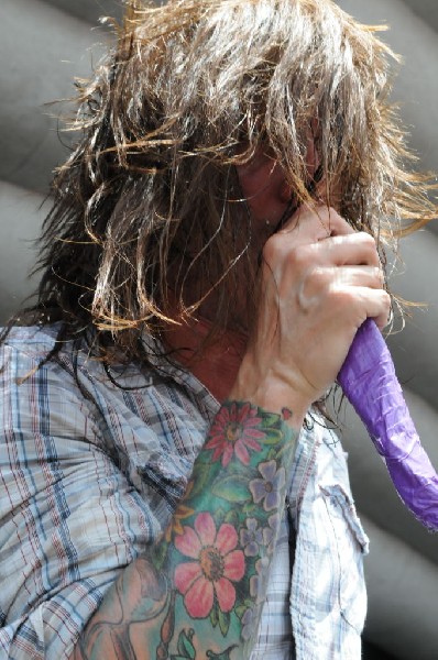 Greeley Estates on the Hurley Stage, Warped Tour, Verizon Wireless Amphithe