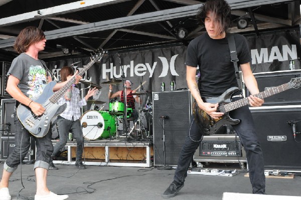 Greeley Estates on the Hurley Stage, Warped Tour, Verizon Wireless Amphithe