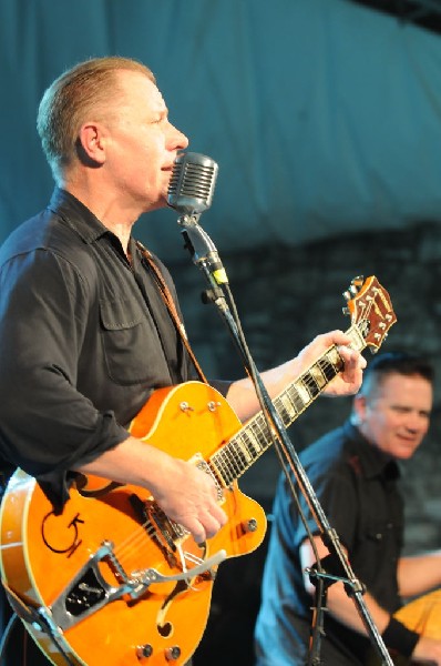 Reverend Horton Heat at Stubb's BarBQ, Austin, Texas 06/10/10 - photo by Je