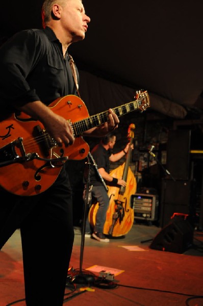 Reverend Horton Heat at Stubb's BarBQ, Austin, Texas 06/10/10 - photo by Je