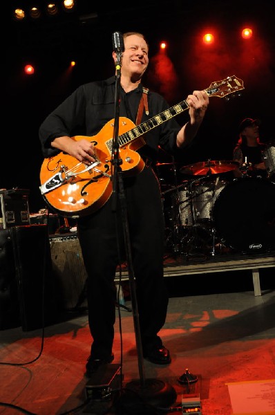 Reverend Horton Heat at Stubb's BarBQ, Austin, Texas 06/10/10 - photo by Je