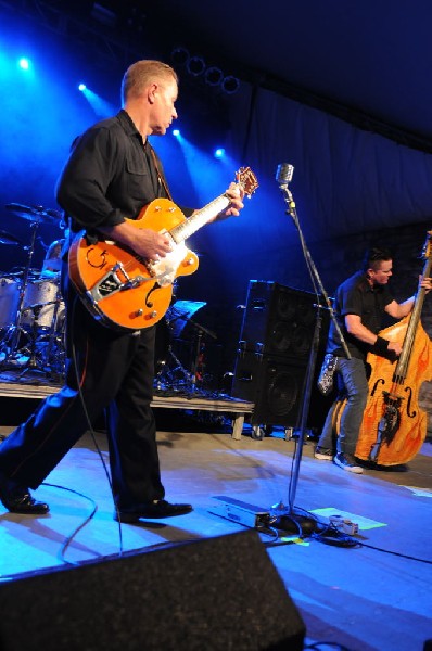 Reverend Horton Heat at Stubb's BarBQ, Austin, Texas 06/10/10 - photo by Je