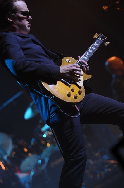 Joe Bonamossa at ACL Live at the Moody Theater, Austin, Texas 12/02/11 - ph