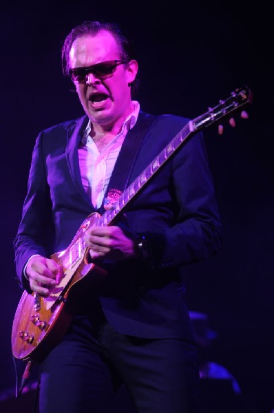 Joe Bonamossa at ACL Live at the Moody Theater, Austin, Texas 12/02/11 - ph