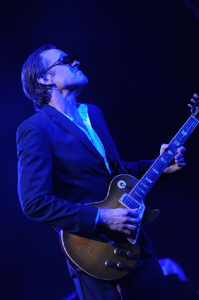 Joe Bonamossa at ACL Live at the Moody Theater, Austin, Texas 12/02/11 - ph