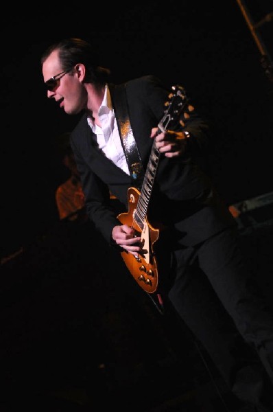 Joe Bonamossa at ACL Live at the Moody Theater, Austin, Texas 12/02/11 - ph