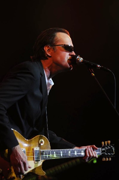 Joe Bonamossa at ACL Live at the Moody Theater, Austin, Texas 12/02/11 - ph