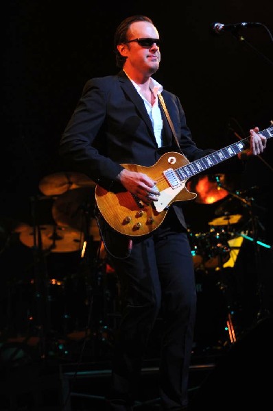 Joe Bonamossa at ACL Live at the Moody Theater, Austin, Texas 12/02/11 - ph