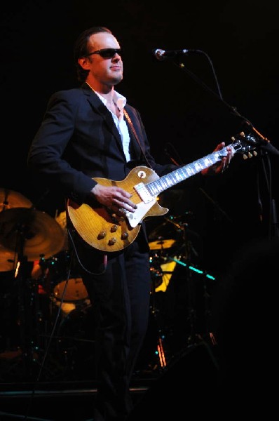 Joe Bonamossa at ACL Live at the Moody Theater, Austin, Texas 12/02/11 - ph