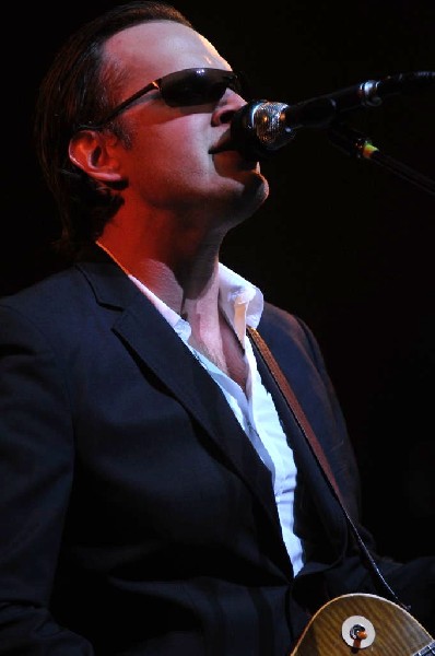 Joe Bonamossa at ACL Live at the Moody Theater, Austin, Texas 12/02/11 - ph