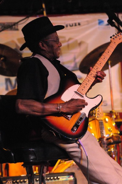 Joe Doucet at Lamberts's BarBQ, Austin, Tx - SXSW 2008