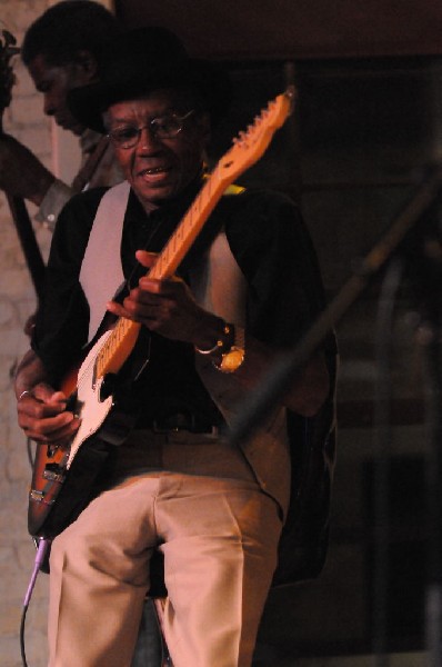 Joe Doucet at Lamberts's BarBQ, Austin, Tx - SXSW 2008