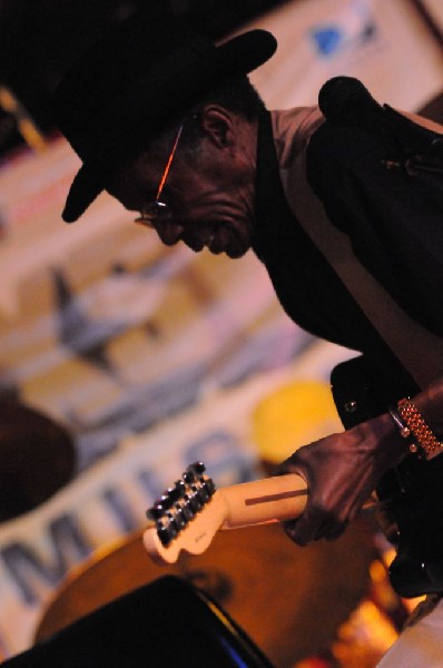 Joe Doucet at Lamberts's BarBQ, Austin, Tx - SXSW 2008