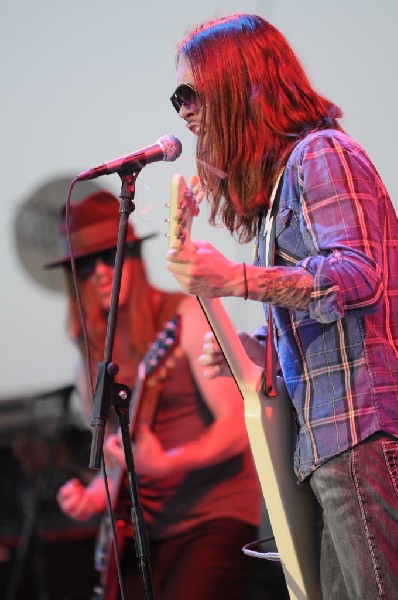 Jonathan Tyler & Northern Lights at The Backyard, Austin Texas (Bee Cav