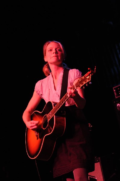 Kelly Willis at the Help Austin Help Haiti Benefit, Austin Music Hall