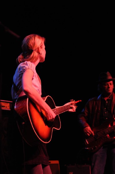 Kelly Willis at the Help Austin Help Haiti Benefit, Austin Music Hall
