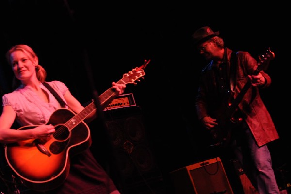 Kelly Willis at the Help Austin Help Haiti Benefit, Austin Music Hall