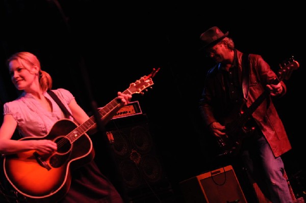 Kelly Willis at the Help Austin Help Haiti Benefit, Austin Music Hall