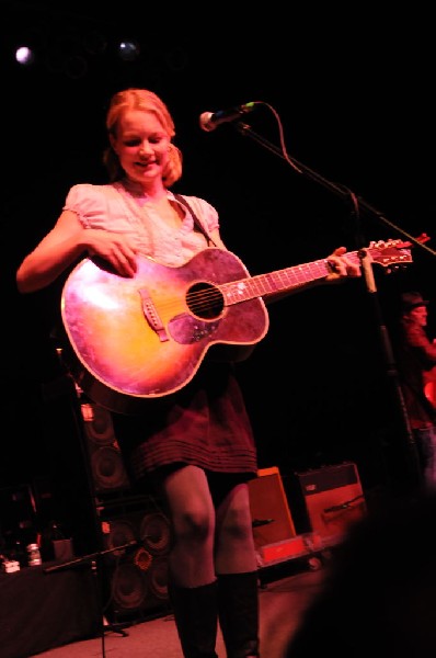 Kelly Willis at the Help Austin Help Haiti Benefit, Austin Music Hall