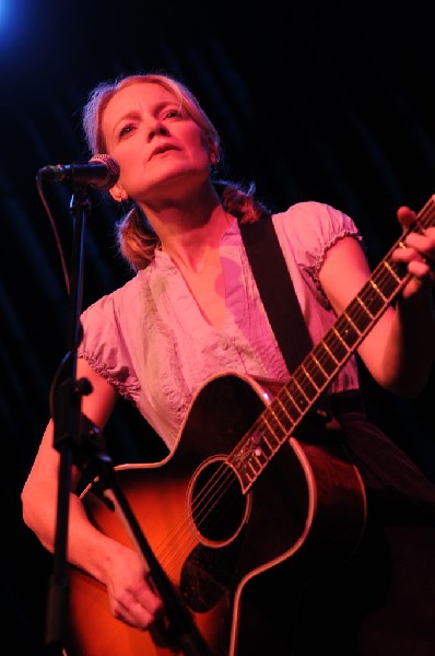 Kelly Willis at the Help Austin Help Haiti Benefit, Austin Music Hall
