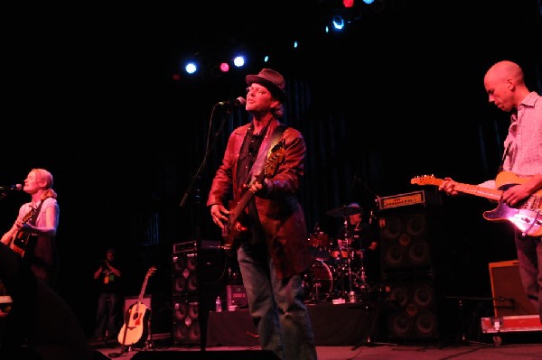 Kelly Willis at the Help Austin Help Haiti Benefit, Austin Music Hall