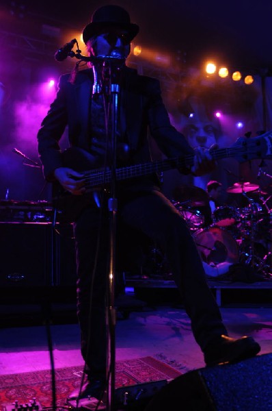 Les Claypool at Stubb's BarBQ, Austin, Texas 04/19/10