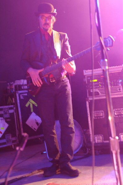 Les Claypool at Stubb's BarBQ, Austin, Texas 04/19/10