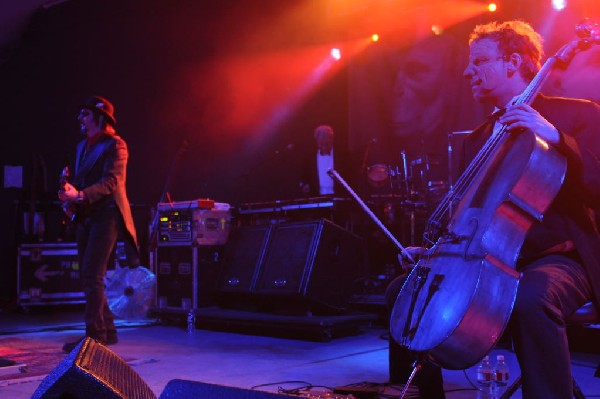 Les Claypool at Stubb's BarBQ, Austin, Texas 04/19/10