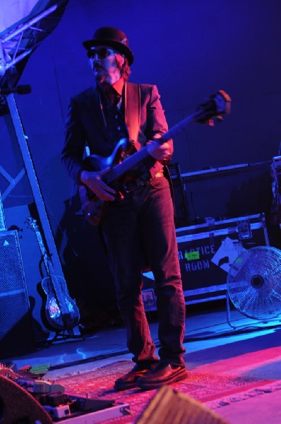 Les Claypool at Stubb's BarBQ, Austin, Texas 04/19/10