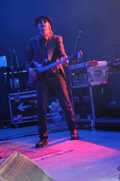Les Claypool at Stubb's BarBQ, Austin, Texas 04/19/10