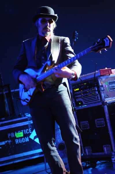 Les Claypool at Stubb's BarBQ, Austin, Texas 04/19/10