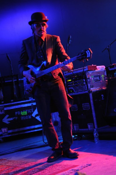 Les Claypool at Stubb's BarBQ, Austin, Texas 04/19/10