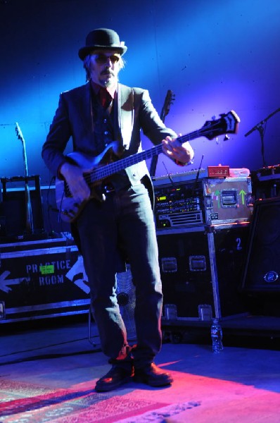 Les Claypool at Stubb's BarBQ, Austin, Texas 04/19/10