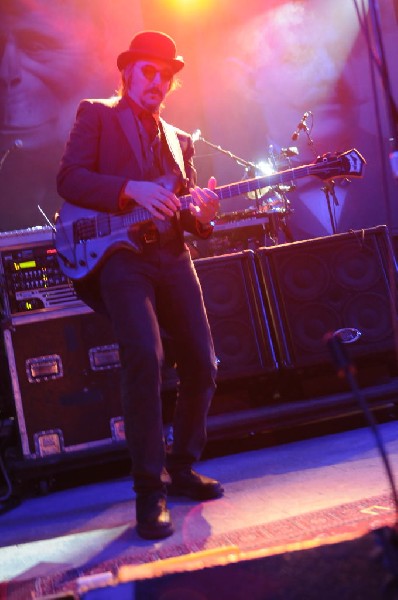 Les Claypool at Stubb's BarBQ, Austin, Texas 04/19/10