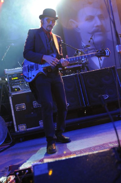 Les Claypool at Stubb's BarBQ, Austin, Texas 04/19/10