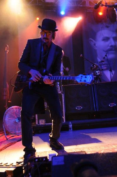 Les Claypool at Stubb's BarBQ, Austin, Texas 04/19/10