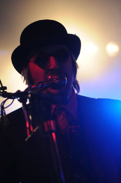 Les Claypool at Stubb's BarBQ, Austin, Texas 04/19/10