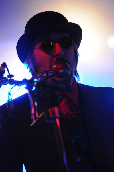 Les Claypool at Stubb's BarBQ, Austin, Texas 04/19/10