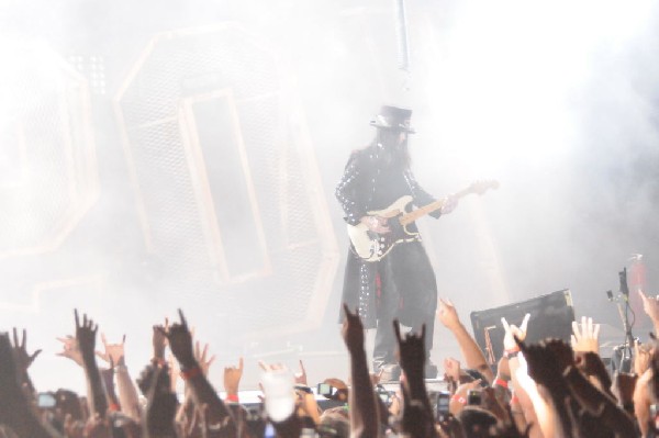 Mötley Crüe at the Verizon Wireless Amphitheater, Selma, Texas