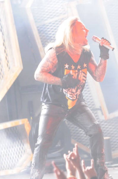 Mötley Crüe at the Verizon Wireless Amphitheater, Selma, Texas
