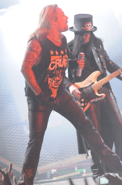 Mötley Crüe at the Verizon Wireless Amphitheater, Selma, Texas