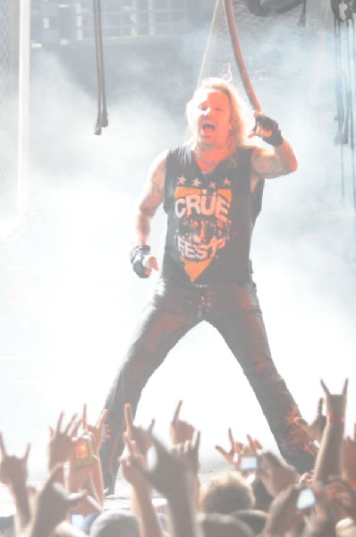 Mötley Crüe at the Verizon Wireless Amphitheater, Selma, Texas