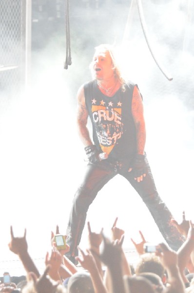 Mötley Crüe at the Verizon Wireless Amphitheater, Selma, Texas