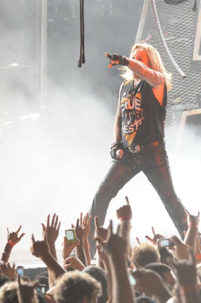 Mötley Crüe at the Verizon Wireless Amphitheater, Selma, Texas