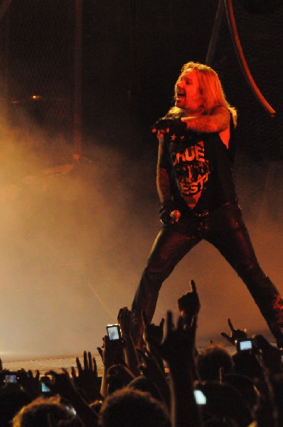 Mötley Crüe at the Verizon Wireless Amphitheater, Selma, Texas
