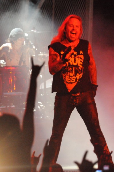 Mötley Crüe at the Verizon Wireless Amphitheater, Selma, Texas