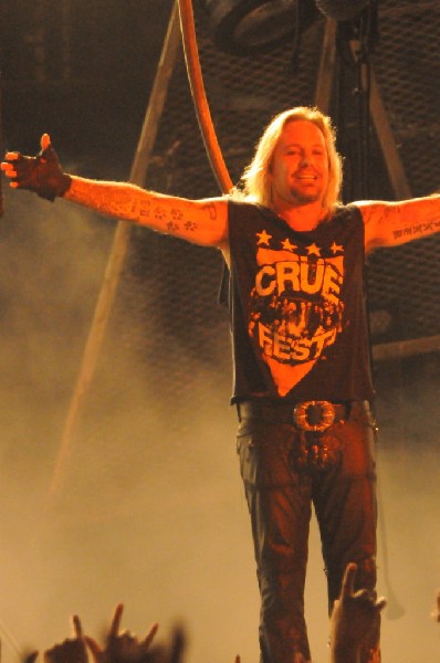 Mötley Crüe at the Verizon Wireless Amphitheater, Selma, Texas