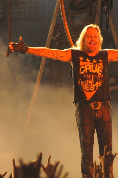 Mötley Crüe at the Verizon Wireless Amphitheater, Selma, Texas