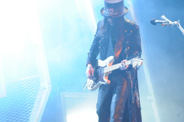 Mötley Crüe at the Verizon Wireless Amphitheater, Selma, Texas