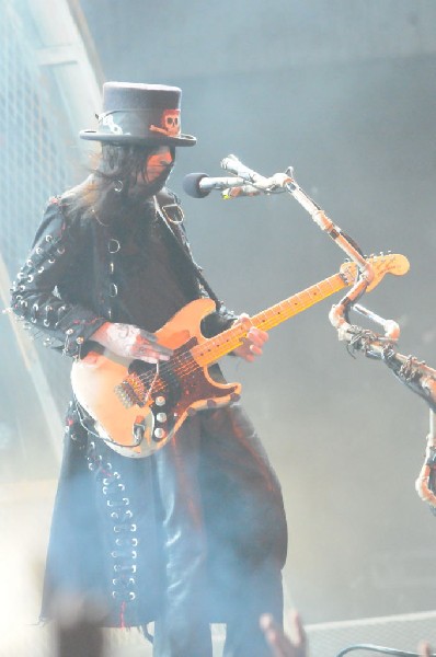 Mötley Crüe at the Verizon Wireless Amphitheater, Selma, Texas